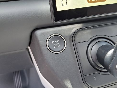 New 2026 Land Rover Defender 110 X-Dynamic SE image 19