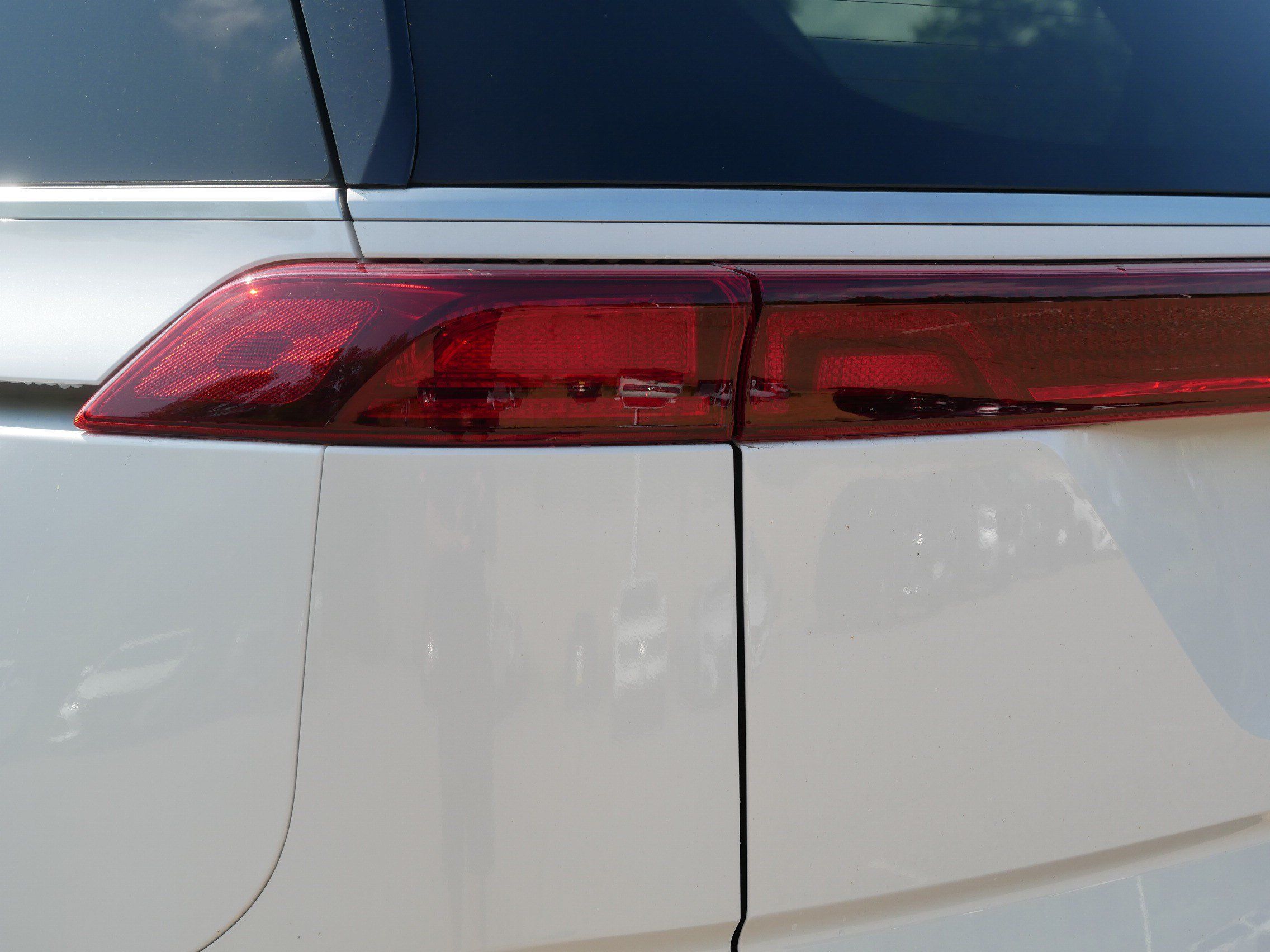 Certified 2024 Kia Carnival EX FWD image 17