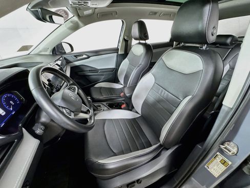 Used 2023 Volkswagen Taos SEL AWD/4WD image 15