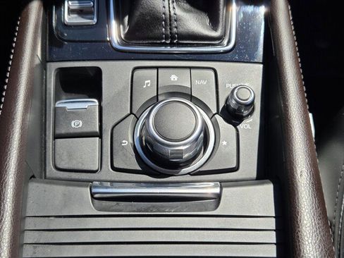 Used 2018 MAZDA MAZDA3 Touring image 15