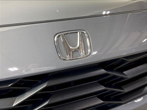 Used 2024 Honda HR-V Sport image 32