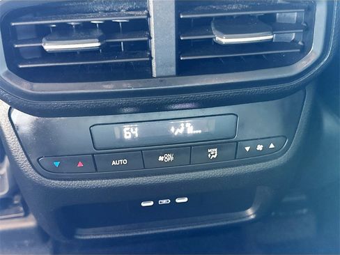 Used 2025 Honda Pilot Touring image 28