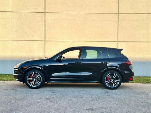 Used 2014 Porsche Cayenne GTS image 6