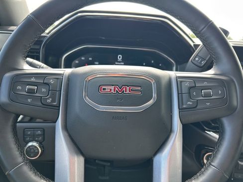 Used 2025 GMC Sierra 1500 SLT image 17