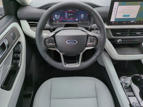 New 2026 Ford Explorer Platinum w/ LUX Leather Package AWD/4WD image 13