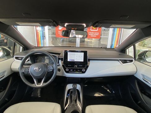 Used 2025 Toyota Corolla SE FWD image 27