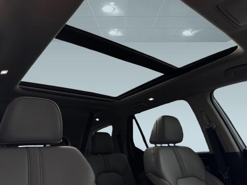 Certified 2025 Honda Pilot Touring image 16