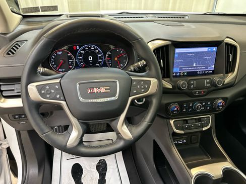 Used 2023 GMC Terrain Denali AWD/4WD image 3