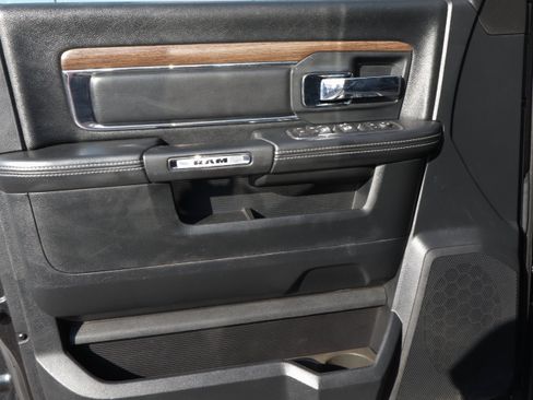 Used 2016 RAM 1500 Laramie w/ Convenience Group AWD/4WD image 13