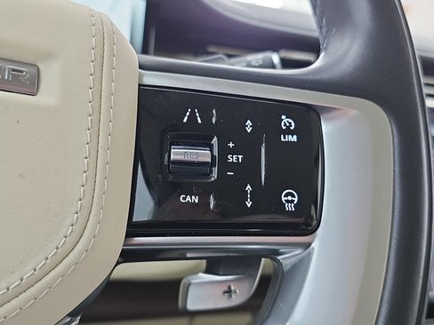 Certified 2023 Land Rover Range Rover SE image 18