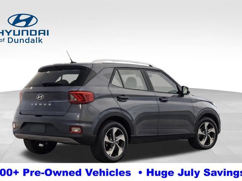 Used 2025 Hyundai Venue SEL FWD image 2