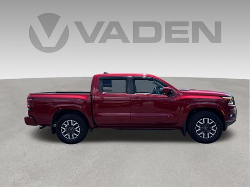 Used 2025 Nissan Frontier SL RWD image 24