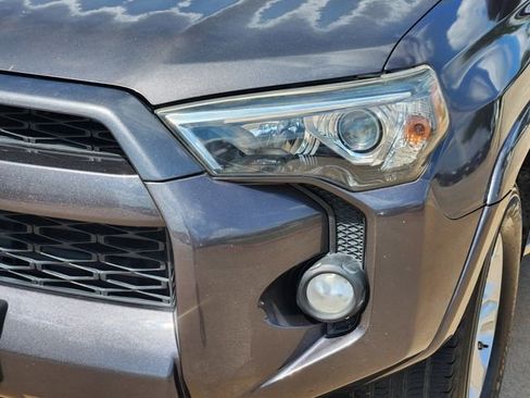 Used 2018 Toyota 4Runner SR5 Premium RWD image 9