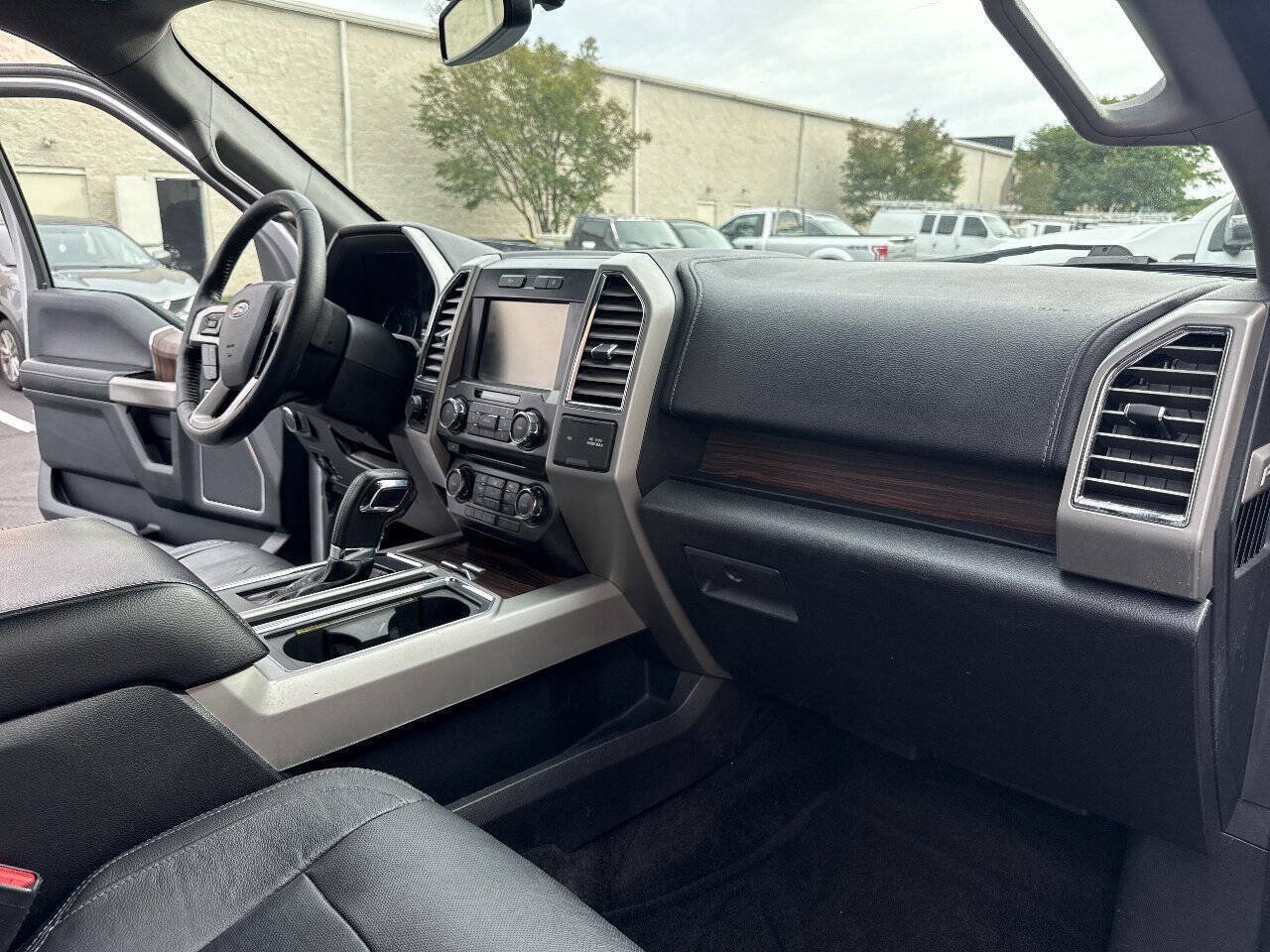 Used 2015 Ford F150 Lariat w/ Equipment Group 501A Mid AWD/4WD image 37