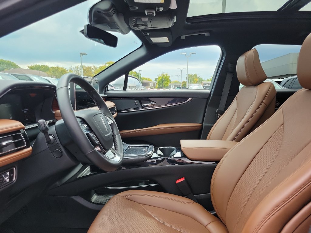 Used 2023 Lincoln Nautilus Reserve AWD/4WD image 18