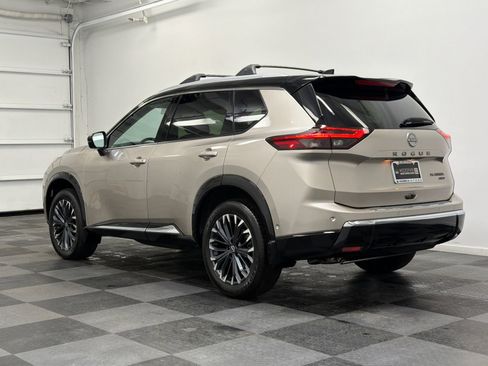 Used 2026 Nissan Rogue Platinum w/ Platinum Premium Package image 6