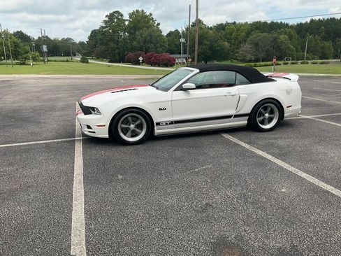 Used 2013 Ford Mustang GT Premium RWD image 20