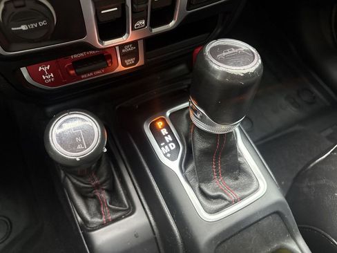 Used 2021 Jeep Gladiator Rubicon w/ Safety Group AWD/4WD image 16