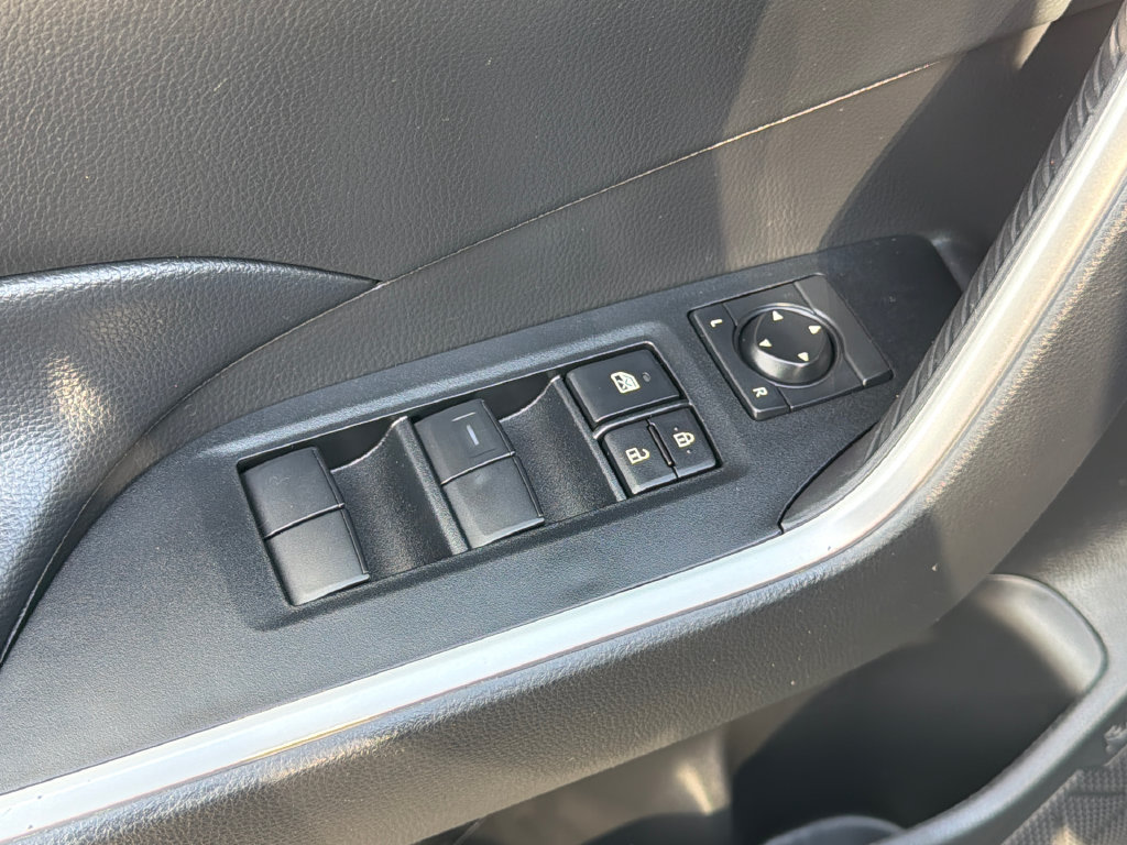 Used 2024 Toyota RAV4 LE AWD/4WD image 18