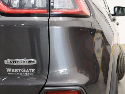 Used 2021 Jeep Cherokee Latitude Lux w/ Comfort/Convenience Group AWD/4WD image 45