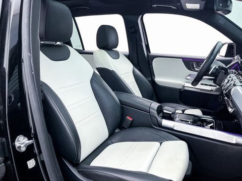 Used 2023 Mercedes-Benz GLB 250 4MATIC image 35