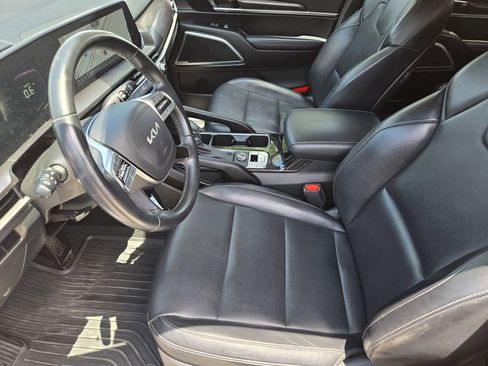 Certified 2024 Kia Telluride S w/ S Sunroof Package FWD image 18