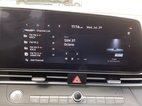 Used 2024 Hyundai Elantra SEL FWD image 21