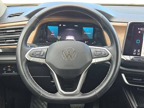 Used 2025 Volkswagen Atlas SE FWD image 22