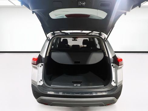 Used 2021 Nissan Rogue SV FWD image 16