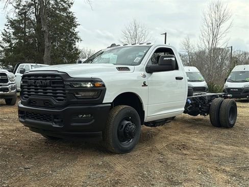 New 2026 RAM 3500 Tradesman image 10