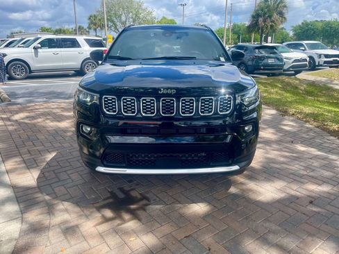 Used 2025 Jeep Compass Limited AWD/4WD image 9