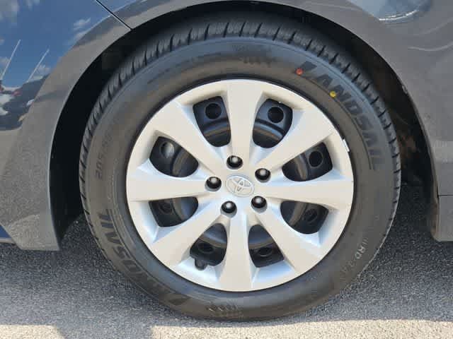 Used 2025 Toyota Corolla LE FWD image 13