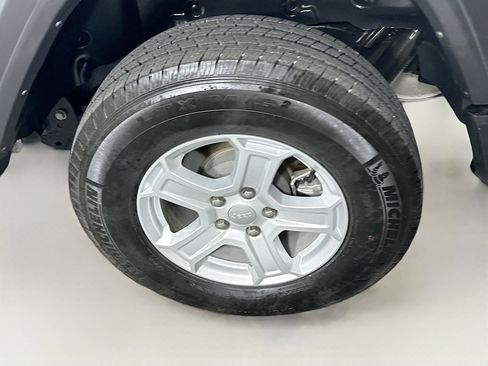 Used 2022 Jeep Wrangler Sport S image 11