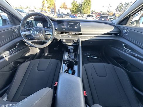 Certified 2025 Hyundai Elantra SEL w/ Cargo Package image 15
