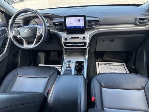 Used 2023 Ford Explorer XLT w/ Equipment Group 202A AWD/4WD image 13