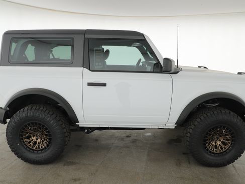 New 2025 Ford Bronco 2-Door image 4