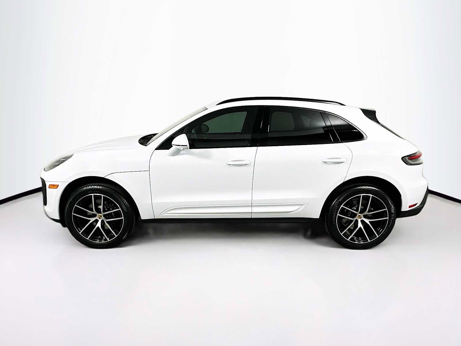 Used 2026 Porsche Macan AWD/4WD image 2