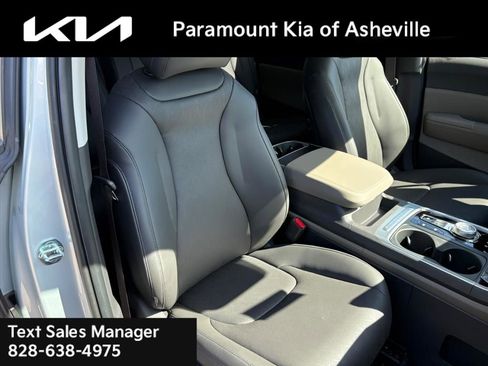 New 2026 Kia Carnival EX image 21