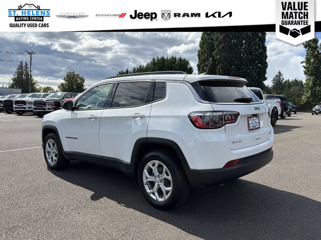 Used 2024 Jeep Compass Latitude AWD/4WD image 4
