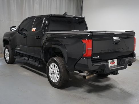 Certified 2025 Toyota Tacoma SR5 AWD/4WD image 6