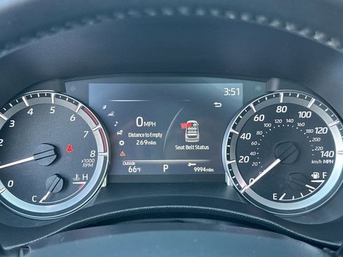 Used 2023 Toyota Highlander XLE image 30