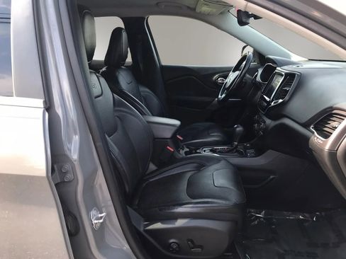 Used 2019 Jeep Cherokee Limited w/ Technology Group AWD/4WD image 50