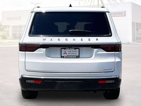 Used 2024 Jeep Wagoneer Series II w/ Flexible Seating Group RWD image 17