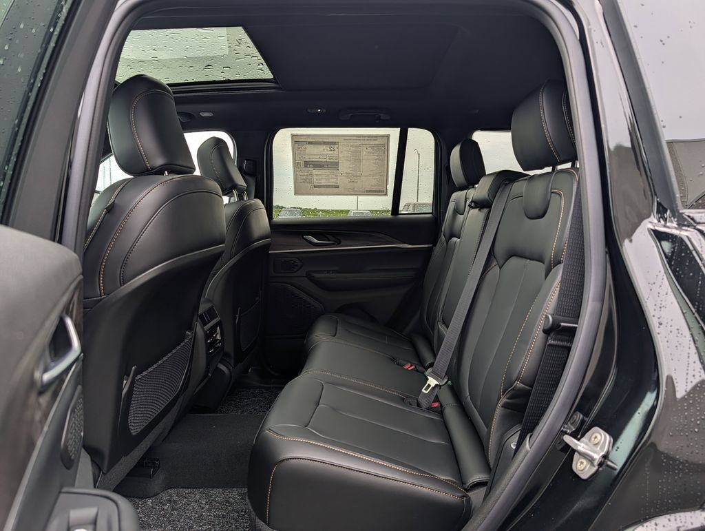 New 2026 Jeep Grand Cherokee Limited AWD/4WD image 8