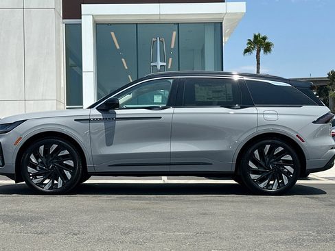New 2026 Lincoln Nautilus Black Label w/ Jet Appearance Package AWD/4WD image 6
