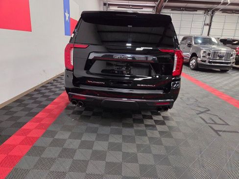 Used 2023 GMC Yukon XL Denali Ultimate AWD/4WD image 19