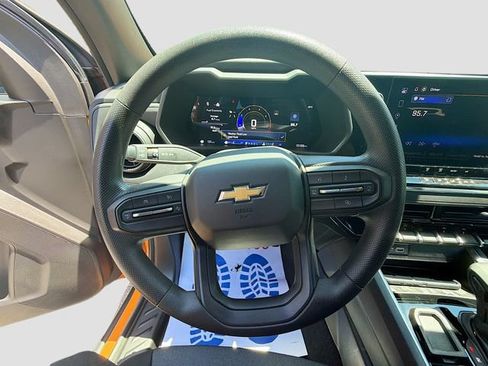Used 2025 Chevrolet Colorado W/T w/ WT Custom Package RWD image 33