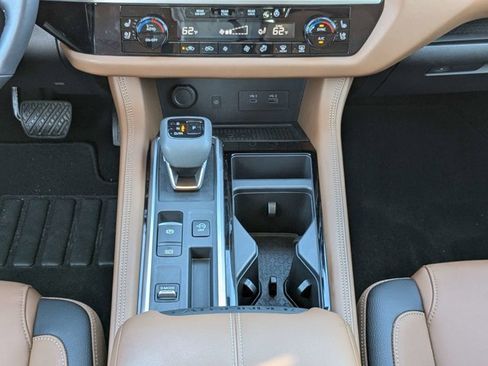 New 2025 Nissan Pathfinder Platinum w/ Cargo Package image 21