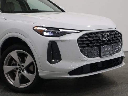 New 2025 Audi Q5 Premium Plus w/ Premium Plus AWD/4WD image 3