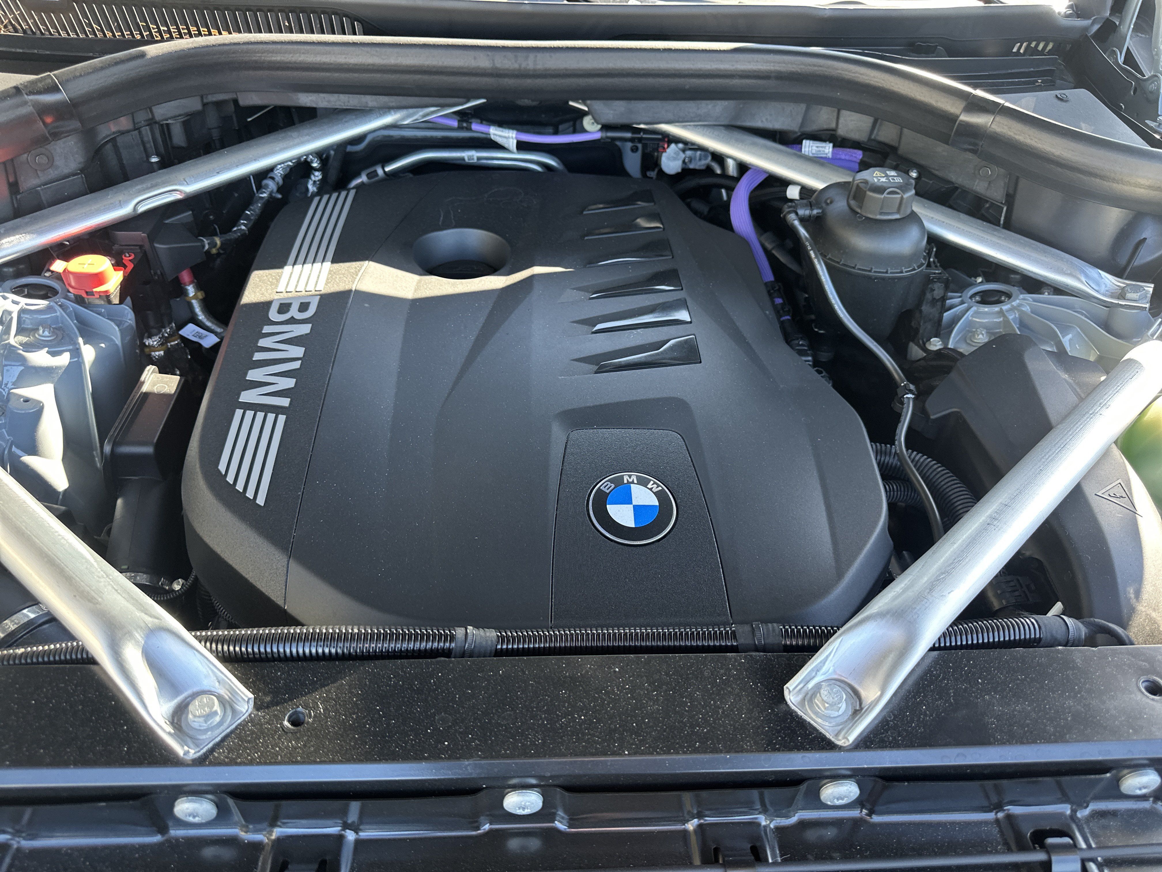 Used 2026 BMW X5 sDrive40i w/ M Sport Package RWD image 9